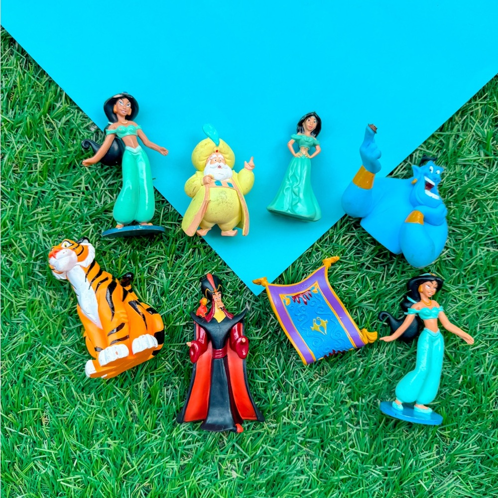 Disney Store Aladdin Lot Of 8 Cake Toppers/Figures PVC Vintage